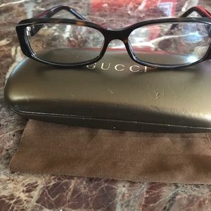 Reading Gucci glasses very nice no scratches